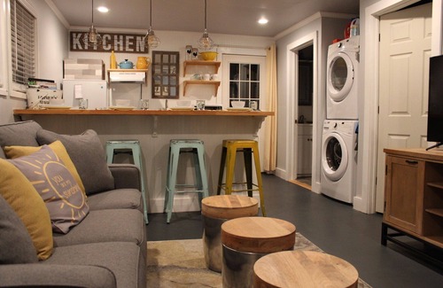 Downtown Casa | 2nd Street Retreat: Cozy Garden Apartment - So Close You Can Walk/Bike the Town