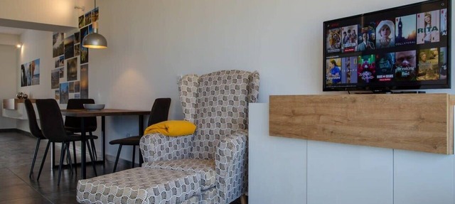 2 Bed Apartment w/ Distant Sea and Country Views