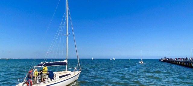 Beach Rd | Kids & Pet Friendly | Free Parking