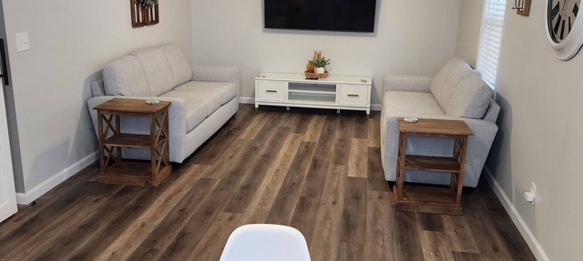 Beautiful creekside home near UIUC