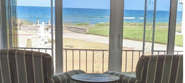 Beautiful Ormond Beachfront House! Steps from the Ocean