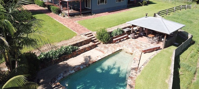 Bindarray, riverfront holiday house