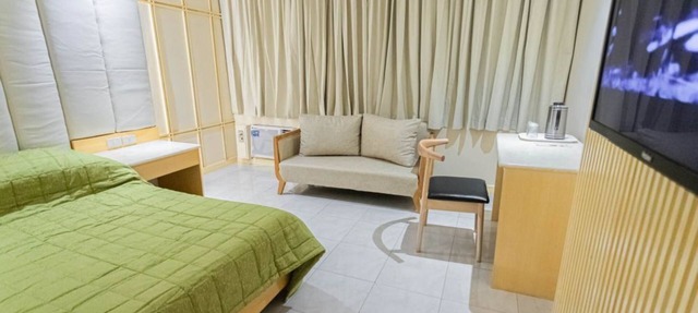 Cityscape Charm: Etsu Studio in the Heart of Tacloban