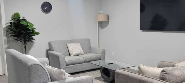 Cozy 1 bedroom basement suite in Southwest Calgary