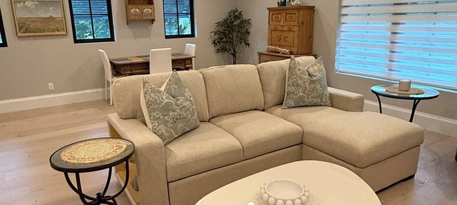 Cozy 1-BR 1-Bath house close to Beach in Naples, FL with A/C.