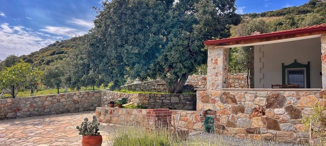 Detached Single - Storey Stone House in Datça Karaincir - Karaincir Houses 2
