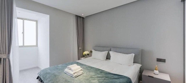 Easternhub- Modern Light Luxurious Three-bedroom Apartment Lazy Afternoon