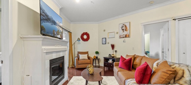 Executive 2 bed 2 bath Riverfront condo