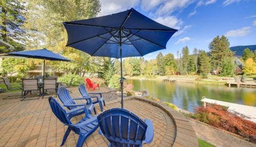 Expansive Waterfront Escape w/Kayaks + SUPs!
