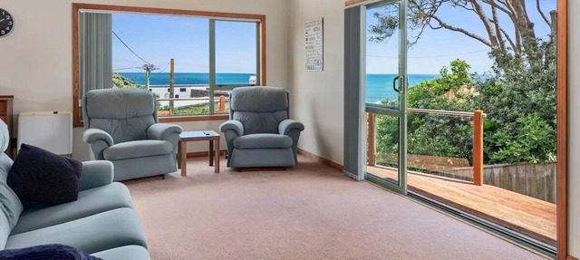 Games room, 250mtrs to beach, spacious, comfy beds