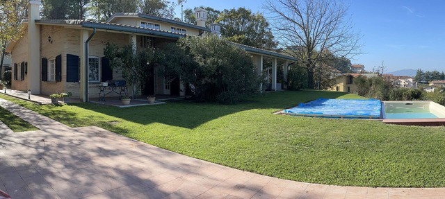Villa de Gemmano con piscina y viñedo
