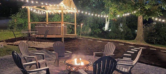 Historic Craftsman Hot Tub Walk to Wineries Katy Trail Sleeps 8
