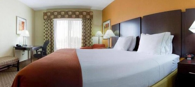 Holiday Inn Express Hotel & Suites Bartlesville by IHG