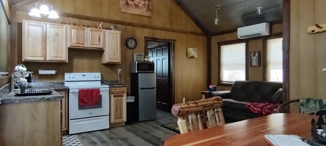 Hunter Lodge (Secluded in Amish Country and peaceful)
