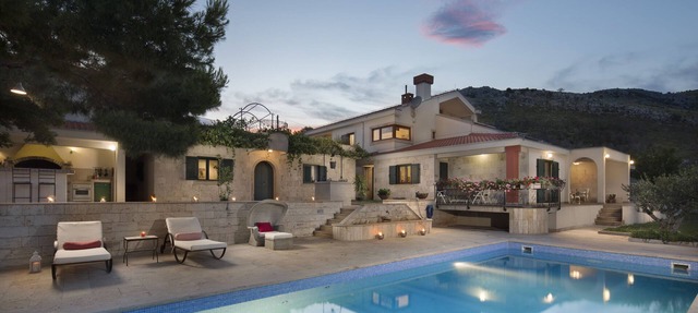 Cinco estrellas de lujo Villa con piscina privada, vistas al mar y Olive Garden, cerca de Split