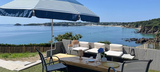 "L'Abri côtier", exceptional location on the cliff with 180° sea view.