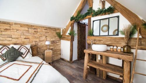 LE RELAIS DES CALECHES - La Jungle Room
