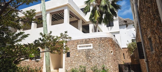 Mnarani House, Luxury 4 Bedrooms Villa with pool in Shela, Lamu Island.