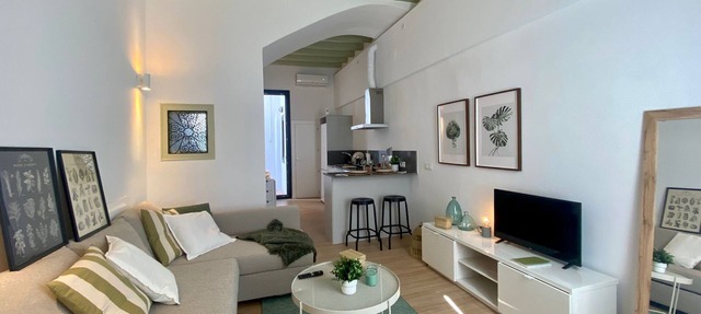 Bonito apartamento 1 hab. con pequeño patio interior a 10 min. de la playa