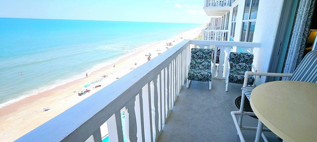 No Drive Beach side- Ormond Beach, Amazing views-On the Ocean from your Balcony