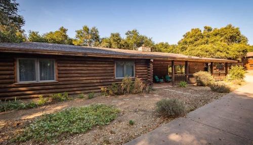 Oakwood Lodge