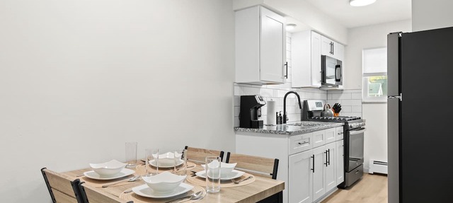 Pet-Friendly 1BR Flat with Dog Park & King Bed
