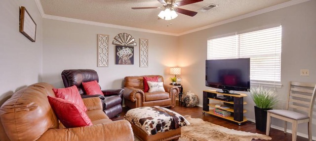 Pet-Friendly Vacation Rental with Yard in Canyon