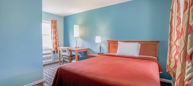 Queen Bed|Non-Smoking