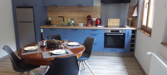 Quiet house with beautiful hiking trails to recharge your batteries