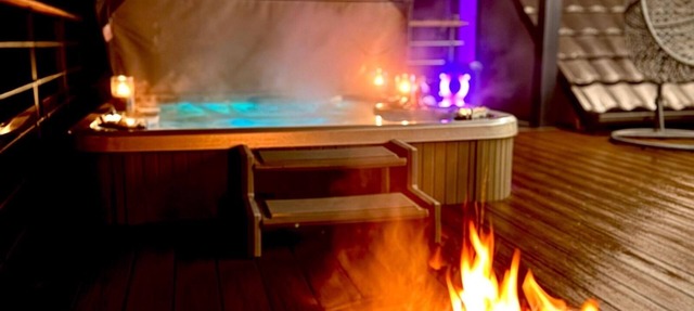 Rooftop jacuzzi 4 persons "Le Repère