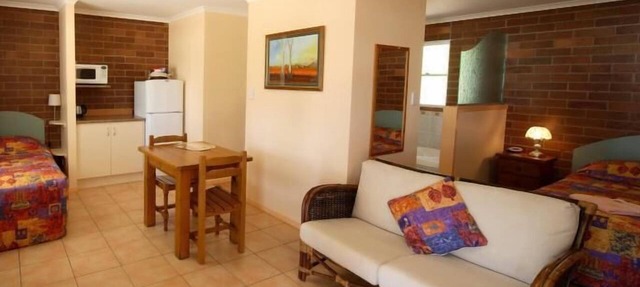Rubyvale Motel & Holiday Units - An Adults Only Getaway