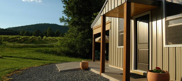 Sereno Country Cabin en una granja / viñedo de 150 acres
