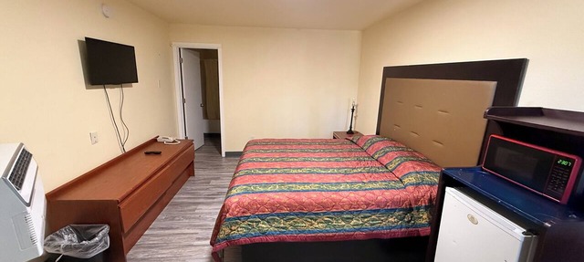 Spacious 3-bedroom apartment with AC near Portland