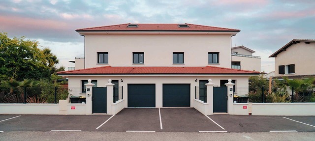 Spacious, comfortable house for 12 people near Lyon and Eurexpo