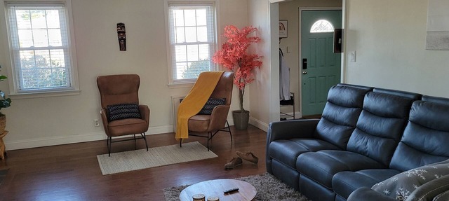 Spacious Entire Home Free Parking Near Philly & Universities