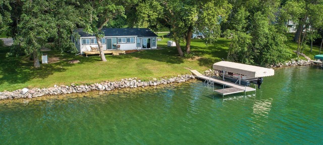 Stunning Eagle Lake - Newly Renovated Cabin