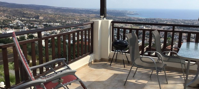 Apartamento de lujo con espectaculares vistas al sur, panorámicas al mar ya la montaña.