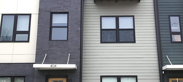 Stylish & Central Townhome-Perfect for Groups!