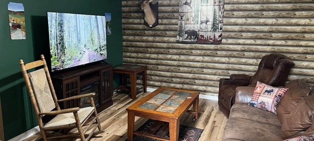 The Buck Lodge | Arcade Firepit