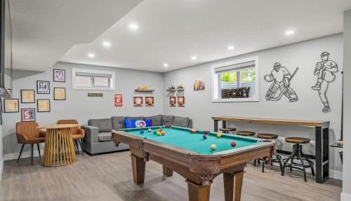 The Experience - Pool Hot Tub Theater Games Rm Pub
