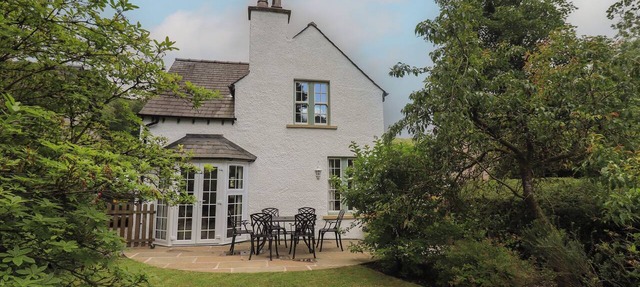 THE OLD POST HOUSE AT LOW STOTT PARK, pet friendly in Newby Bridge