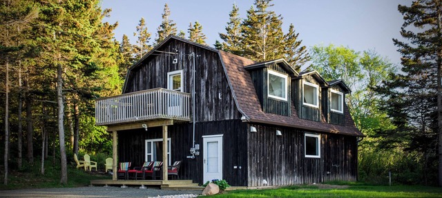 Ultra Private Oceanfront Cottage with Sunset Views