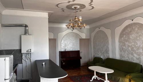 Vage Gest House