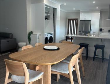 Welshpool - Port Welshpool Retreat - Family Group Friendly - Sleeps up to 6 - Boaters Retreat - All Accessible