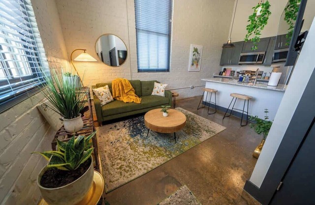 3BR Suite, Modern, Brewery, i-81 Near Downtown