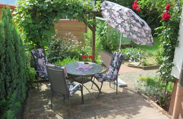 Apartment with outdoor seating under the vines | 3 *** stars