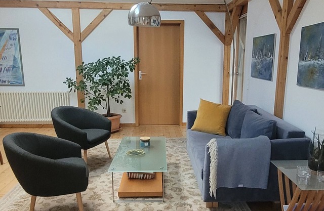 Art meets the Classical City - Sunny Roof Apartment in Weimar's Best Location