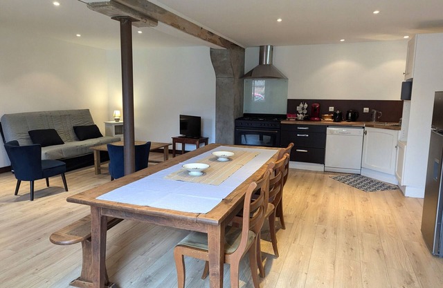 Casa Rural Auténtica en Villemurlin con Jardín y Aparcamiento