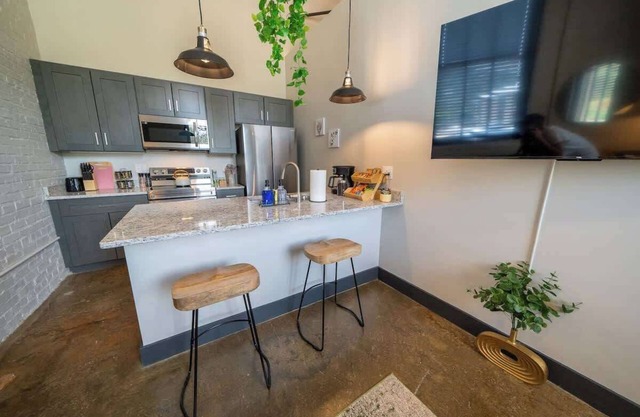 King bedroom Apartment - River - Brewery - Downtown