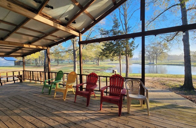 Rustic Ranch Bunkhouse Retreat- Sleeps 28+ -Pool & Pond